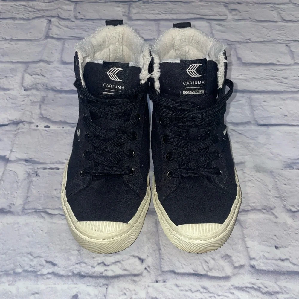 Cariuma OCA High Therma Size 6.5 Black Vegan Suede Boots